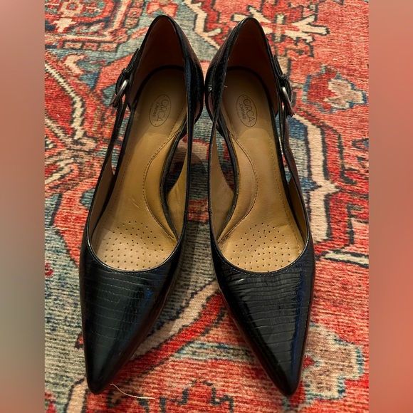 john & David Shoes - COPY - Circa Joan & David Black kitten heel shoes